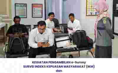 Pengisian e-Survey oleh Pengunjung PTUN Kendari