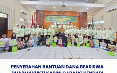 Penyerahan Bantuan Dana Beasiswa (BDBS) Dharmayukti Karini Cabang Kendari